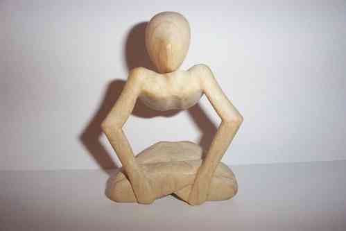 Mann im Schneidersitz Abstrakt Figur ca. 10 cm Jempinis Holz Handarbeit Holzfigur